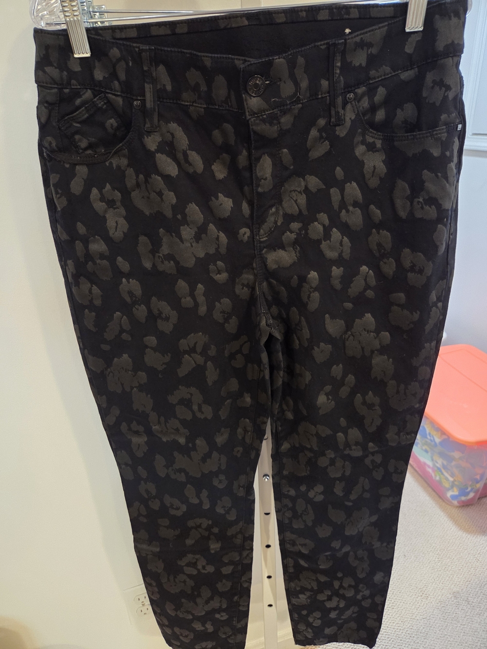 Chico's Black & Gray Leopard-Print Stretch Jeans